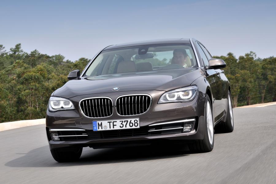  BMW 750iL 2012 года  (фото 46 из 61)